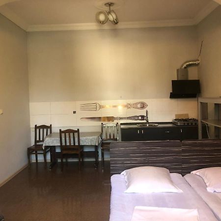 Twins Guest House By Black Sea Kobuleti Bagian luar foto