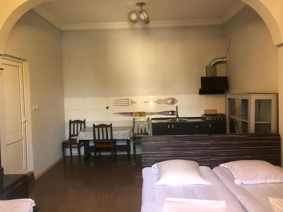 Twins Guest House By Black Sea Kobuleti Bagian luar foto